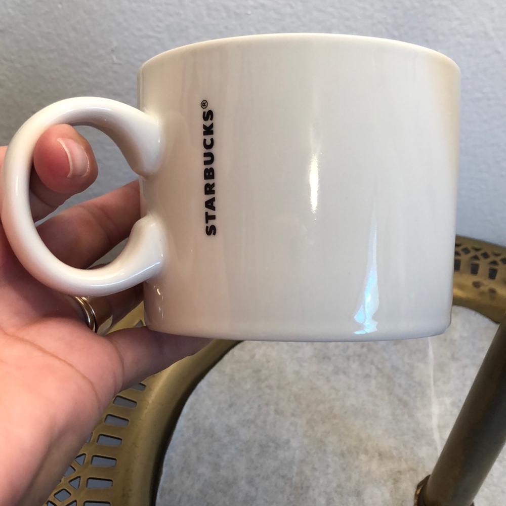 MMRO🌠 Very nice white 12oz Starbuck’s mug